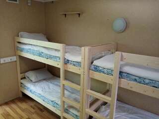 Гостиница Hostel Sunny World  Санкт-Петербург Спальное место на двухъярусной кровати в общем номере для женщин-5