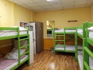 Гостиница Hostel Sunny World  Санкт-Петербург Спальное место на двухъярусной кровати в общем номере для мужчин и женщин-5