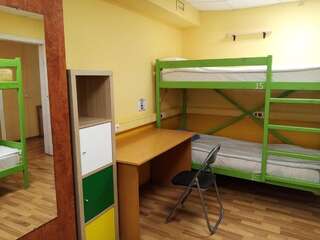 Гостиница Hostel Sunny World  Санкт-Петербург Семейный номер с общей ванной комнатой-6